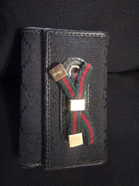 Gucci Black Key & Card Holder with Red and Green Bow